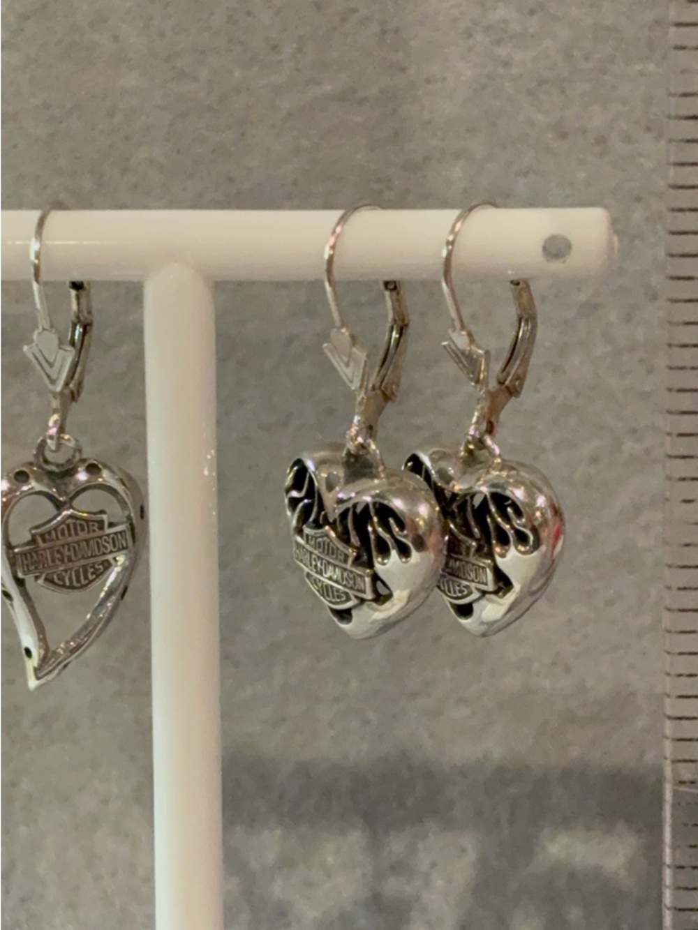 Harley-Davidson Silver Heart Logo Dangle Earrings set of 2 (925) - Picture 2 of 8